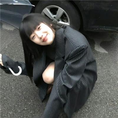 有色彩的女子